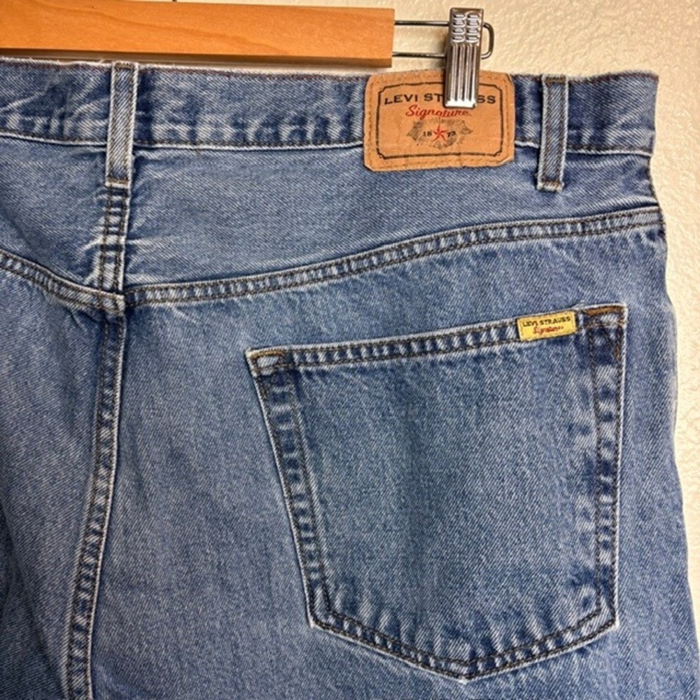 Levi Strauss Signature Mens Jeans 42x30 Regular Fit Light Wash Blue Denim Cotton